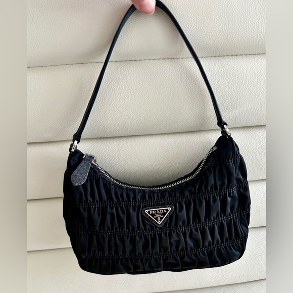 Authentic PRADA Tessuto Nylon Gaufré Shoulder Bag Black Ruched Hobo Re-Edition - Picture 1 of 7
